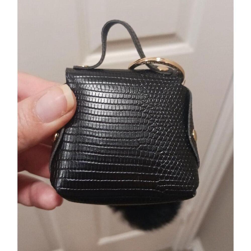 Bag Shaped Keychain In Black - Picture 3 of 6
